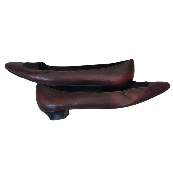 Marc Jacobs Red Burgundy Pointed Toe Kitten Heel Flats - Picture 3 of 9